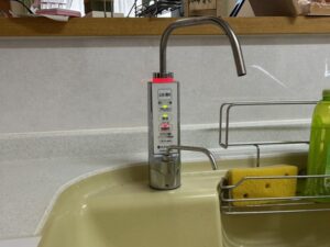 新潟キッチン取付け隊　アルカリイオン整水器の工事　施工前